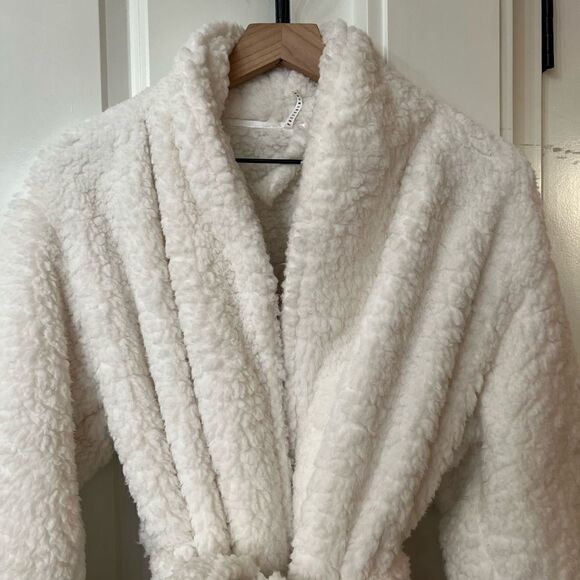Pottery barn teddy bear robe white womens unisex super soft - Picture 2 of 8